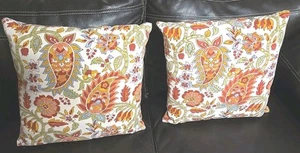2 Pottery Barn Outdoor Akzent Dekokissen orange/blau Paisley 16” x 16” - Bild 1 von 10