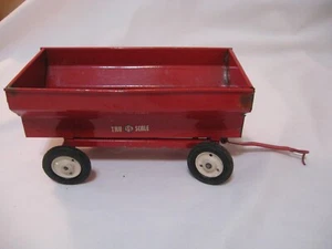 Vintage Tru-Scale Tru Scale Red Farm Toy 1/16 White Wheel Wagon Trailer 2 Piece - Picture 1 of 11