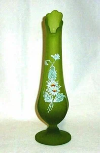 Westmoreland Glass DAISY Decal on GREEN MIST 10" Bud Vase - Picture 1 of 1