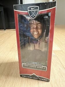 New in box Tiger Woods Bobblehead, 2, red shirt masters, limited edition