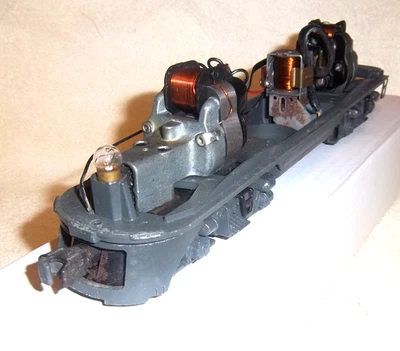 LIONEL " P0STWAR " 2354  " F 3 DUAL MOTOR  A UNIT  POWER CHASSIS MAGA TRACTION - Image 1 of 4