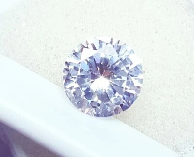 Cambodian White Round Zircon Loose Gemstone 4.60 Ct With Free Gift - Image 1 of 4