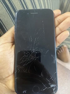 Apple iPhone 7 - 32 Go - Noir (Désimlocké) (CA) - Photo 1 sur 2