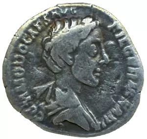 COMMODUS ROMAN SILVER DENARIUOS - GREAT CONDITION 19MM - Picture 1 of 2