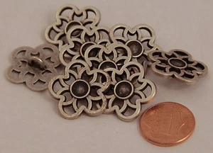 8 Antiqued Silver Tone Pierced Metal Buttons Flower 7/8" 23MM # 6031 - Picture 1 of 1