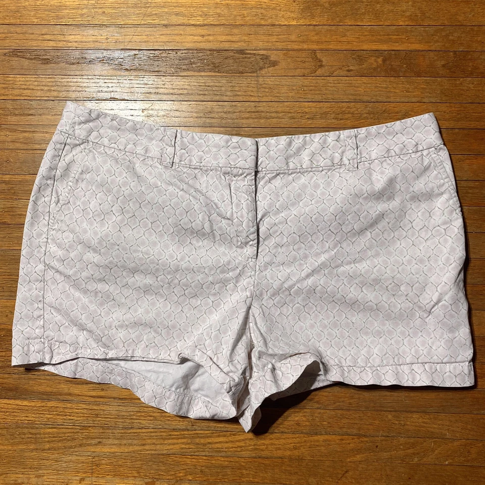 "Pantalones cortos Ann Taylor Loft talla 16 para mujer tiro medio rosa patrón cocodrilo 4"" pantalones cortos" Foto 1 de 4