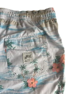 Bañador American Eagle por encima de la rodilla XL isla palmeras ondas hibisco nuevo - Imagen 1 de 9
