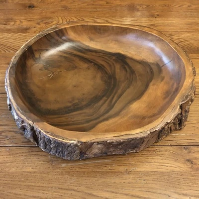 Tigela de casca de madeira maciça de acácia Pottery Barn 15 x 15" - Imagem 1 de 4