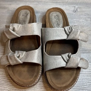 Sofft euro soft Sandals Womens Size 7.5 Metallic Gold Slide Low strap - Picture 1 of 9