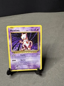 Mewtwo 51/108 Evolutions Regular - Bild 1 von 2