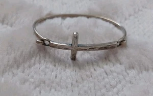 James Avery Sterling Silver Hammered Horizon Cross Hook Bangle Bracelet Sz M - Picture 1 of 7