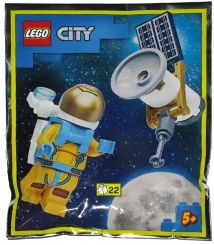 Space Astronaut Compatible with Lego, Astronaut Building Block Set for Boy  8-12, Flexible Space Explorer Toy with Display Stand, Cool Spaceman