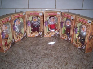 Vintage Disney Seven Dwarfs Figures New In Box Bikin Set of 6 - Picture 1 of 7