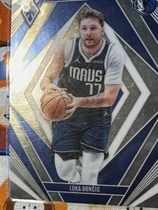 2023-24 Panini Phoenix - Paragon #3 Luka Dončić - Picture 1 of 2