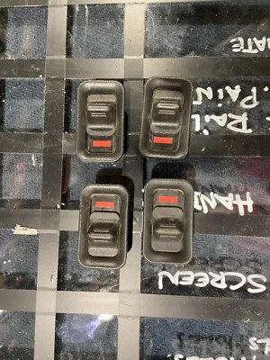 Door Lock Knob For 2001-2006 Chevy Silverado 2500 HD Set Of 4 - Imagem 1 de 2