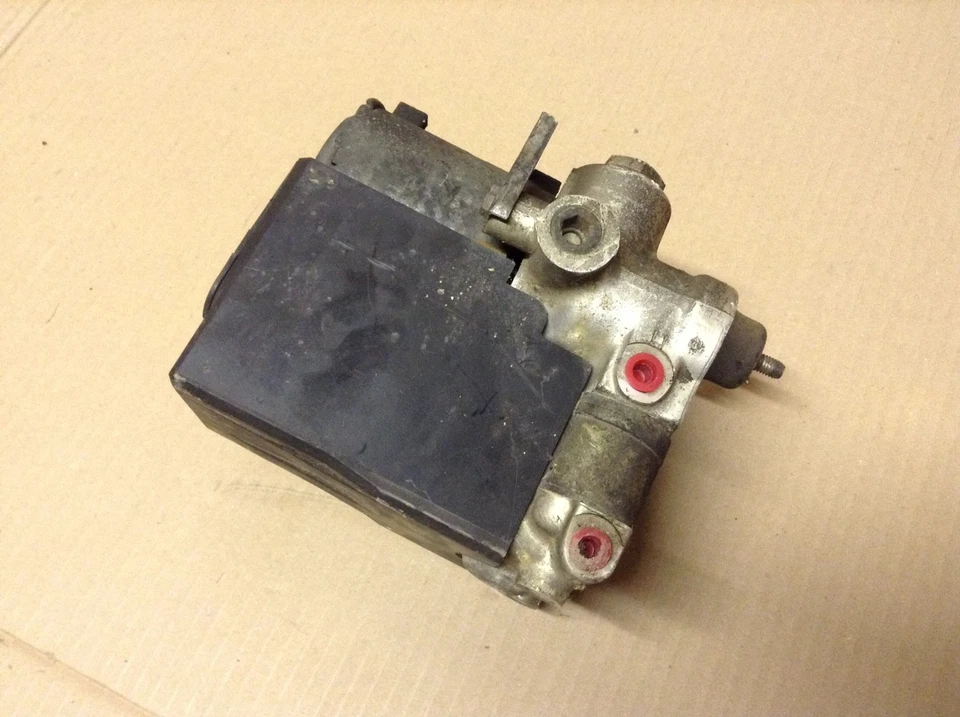 84 85 86 87 88 89 90 91 92 1986 BMW 325 325e 325iX conjunto de freio antibloqueio M7 - Imagem 1 de 4