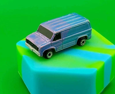 MICRO MÁQUINAS - FORD AÑOS 70 FURGONETA PERSONALIZADA púrpura/azul-verde CAMBIADORES DE COLOR coche Foto 1 de 4