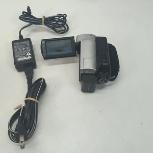 SONY DCR-SR45 Handycam Camcorder 30GB Hybrid With New Battery And Charger - Picture 1 of 13