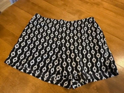 Pantalones Cortos Forever 21 Tejidos Marfil y Negro Talla 2XL (XXL) - Nuevos con Etiquetas Foto 1 de 3