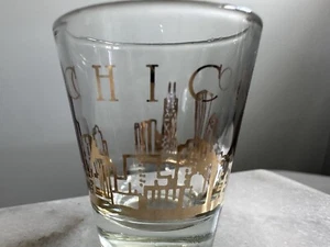 Chicago ✨ Gold ✨ Lettering & Skyline Shot Glass - Picture 1 of 8