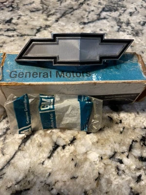 1973 Chevy Impala NOS Grille Emblem - Donk - Image 1 of 2