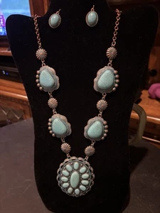 Western Style Halskette türkisfarbene Steine mit passenden Ohrringen Kupfer Chai - Bild 1 von 3