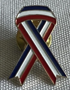 Red/white/blue Colored ribbon pin/button - Picture 1 of 2