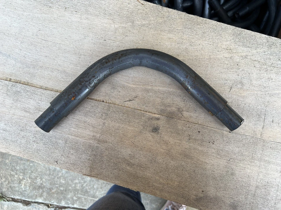 REDMAN HEAVY DUTY PRODUCTS CONTINUOUS FENCE ELBOW - 90 DEG. MADE TO FIT 1-1/4 ROUND TUBE CONTINUOUS PANELS