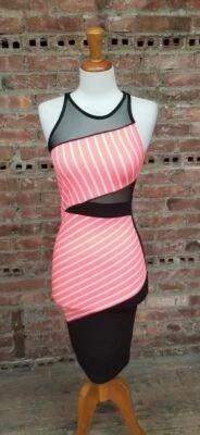 Novo com etiquetas Vestido Clube Feminino FLAMINGO Rosa com Malha Preta Tamanho M NOVO FOXY - Imagem 1 de 4