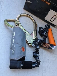 Skylotec SKYSAFE PRO FLEX 1.8m Single Elasticised Web Lanyard L-AUS-0569-1.8 - Picture 1 of 3