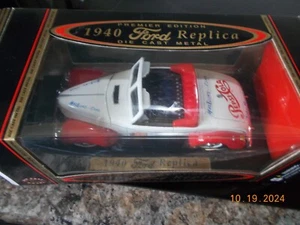 1:18 Premier Edition 1940 Ford Replica Bloccaggio Coin Bank, Pubblicità Pepsi, Rosso e Bianco - Foto 1 di 9