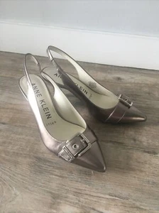 NEW Anne Klein Flex Pewter Metallic Heel Buckle Shoes Closed Toe Sandal Size 5.5 - Picture 1 of 11