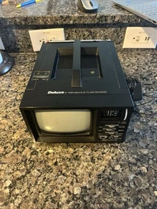 Deluxe Windsor Portable 5” B&w TV Multitech 1986 - Picture 1 of 3