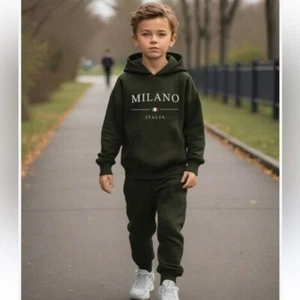 SHEIN 2Pcs Boy Casual Italian Flag  Fleece Hoodie Sweatshirt & Pants Set 5YR - Picture 1 of 10