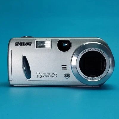 Sony Cyber-shot DSC-P52 3.2MP Digital Camera - Silver - Image 1 of 4