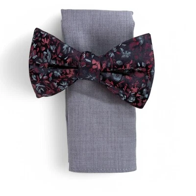 Conjunto de pajarita y cuadrado de bolsillo liso Bar Iii Jenera floral pre atada azul nuevo con etiquetas Foto 1 de 2