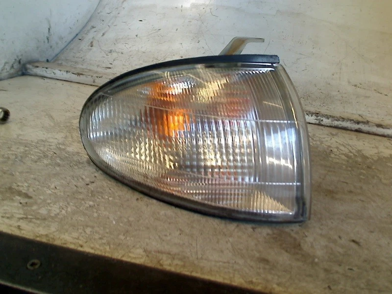 INDICATORE DI DIREZIONE DX Hyundai Accent II/Excel II/Pony 1997 - Immagine 1 di 1