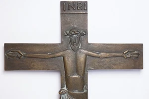 Relieve de bronce - Karl Reidel - Crucifijo cruz casa - Landshut - Baja Baviera - Imagen 1 de 6