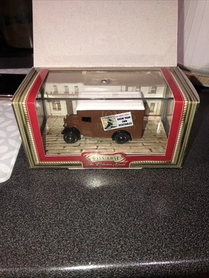 Lledo DG Collectors Guild Dennis Parcel Van WWII "Grow your own veg"  perspex   - Image 1 of 4
