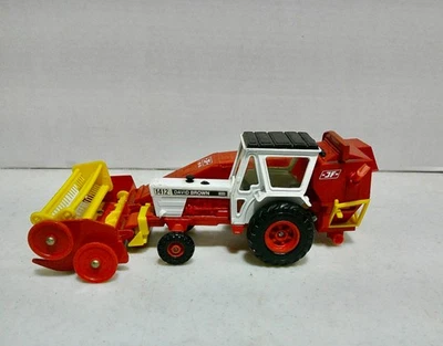 Vitage 1/32 Corgi David Brown tractor with mounted combine. No box. - Image 1 of 4