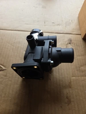 Carcasa de termostato con termostato para Lincoln LS 3,9 L 2000-2002 Foto 1 de 4