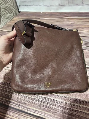 Bolso Bandolera Fossil Preston Marrón Cuero Guijarro Expandible Boho Foto 1 de 4