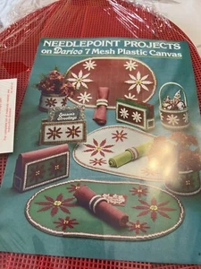 Christmas Plate Mat Kits (2) Red, Complete Setting Darice Mesh Canvas New - Picture 1 of 6