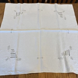 Vintage 32x32" Quadratisch Off-White Leinen Tischdecke Stickerei & Ausschnitt - Bild 1 von 13