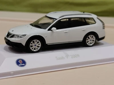 Raro Atlas SAAB Car Museum 2009 9-3x SportCombi resina modelo escala 1/43 blanco NUEVO Foto 1 de 4