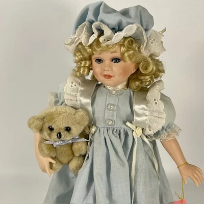 Muñeca Paradise Galleries Elizabeth & Baby Bear 1991 porcelana con etiqueta y caja Foto 1 de 4