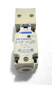 TELEMECANIQUE XS7-C40DA210 Proximity Switch Sensor - Picture 1 of 7
