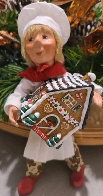 RARE Byers Choice Kindles Bakerkin  Christmas Elf ICING Gingerbread House Baker - Image 1 of 4