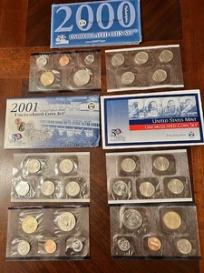Lot 2000 - 2002 U.S. Mint Uncirculated Coin Sets – Philadelphia. - Picture 1 of 5