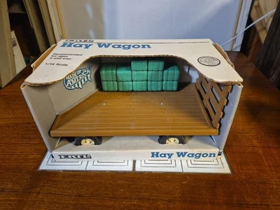 Vintage Ertl 1/16 Die Cast Hay Wagon Steerable Front with 12 Bales"New in Box" - Image 1 of 4